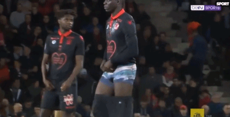 西班牙vs土耳其全场数据：控球率73-27，射门15-8（西班牙对土耳其全场统计：控球73%对27%，射门15比8）