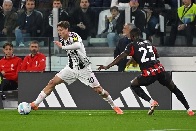 张外龙：向余望是中国足球未来的重要资源，我曾帮他重建信心