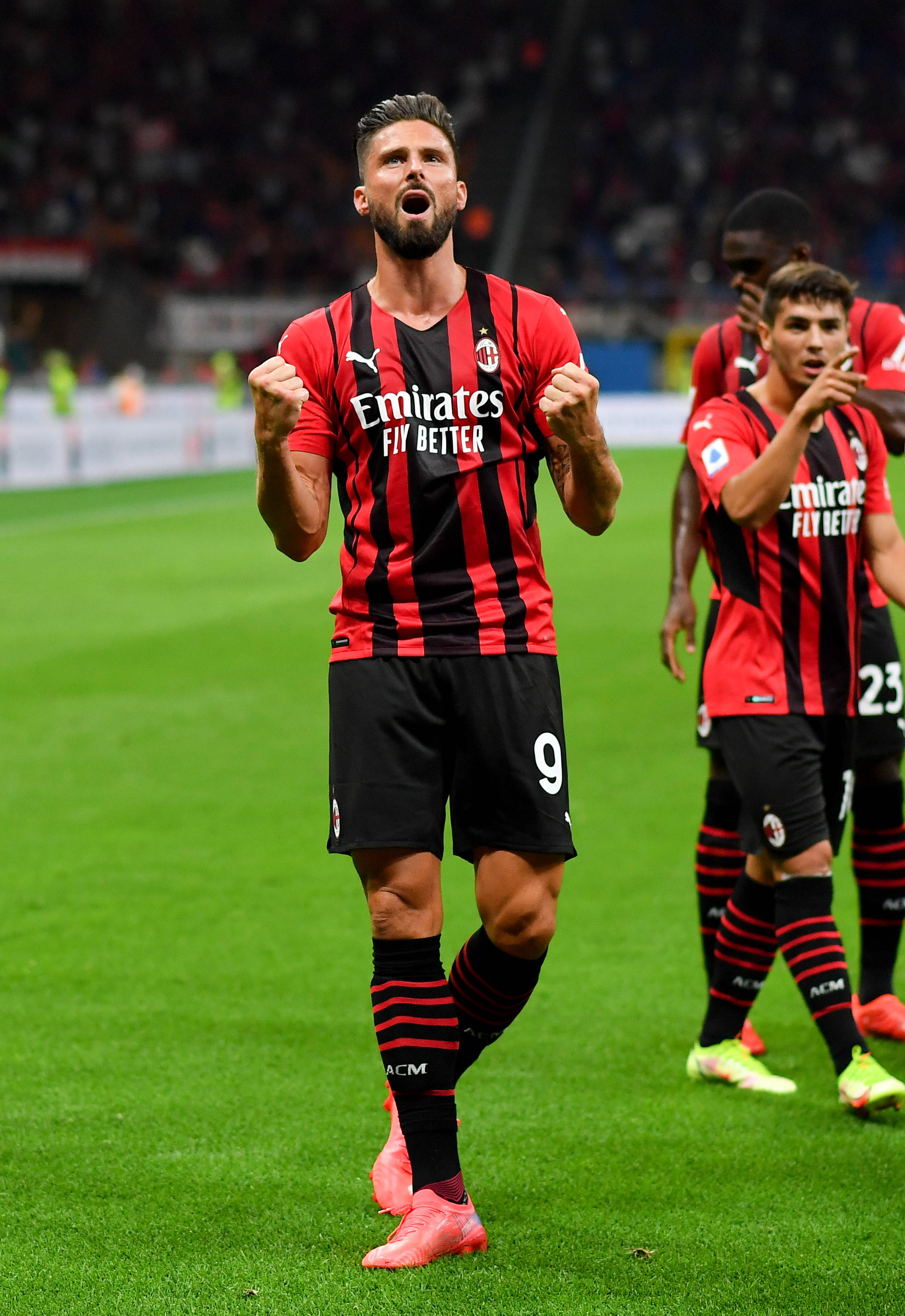 拉菲尼亚的王者归来：巴萨的定海神针与欧冠梦想