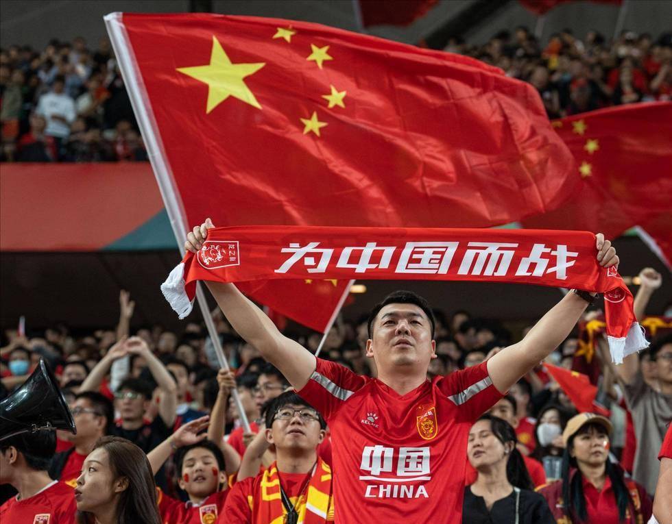 领取巴萨队史最受喜爱球员奖，梅西：巴塞罗那是我的家