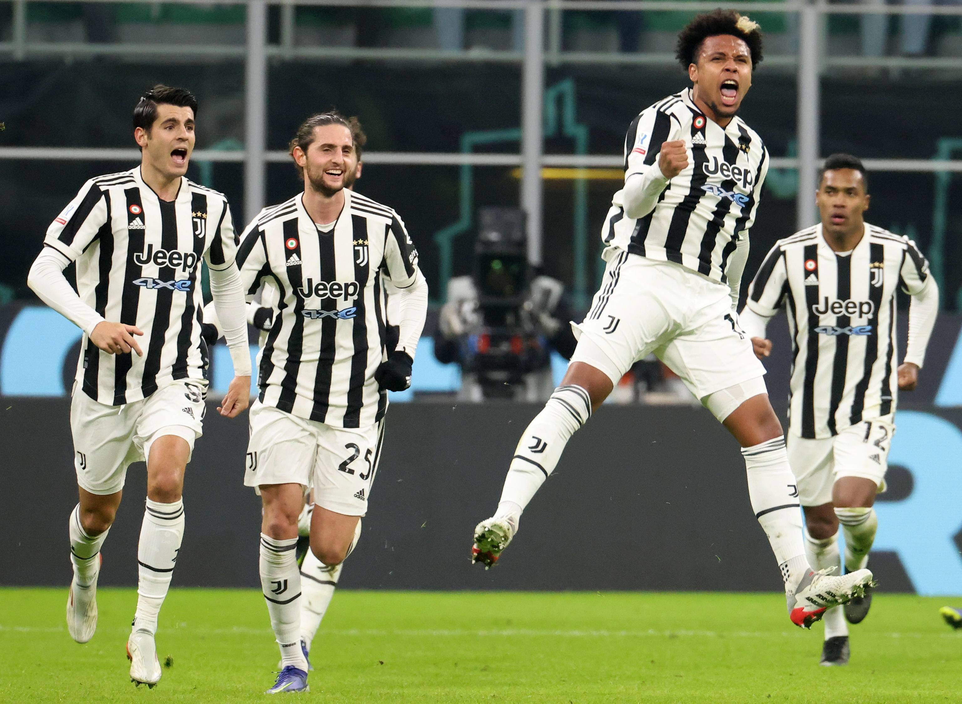 海港在亚冠已跨赛季10场不胜，上次赢球是整整一年前