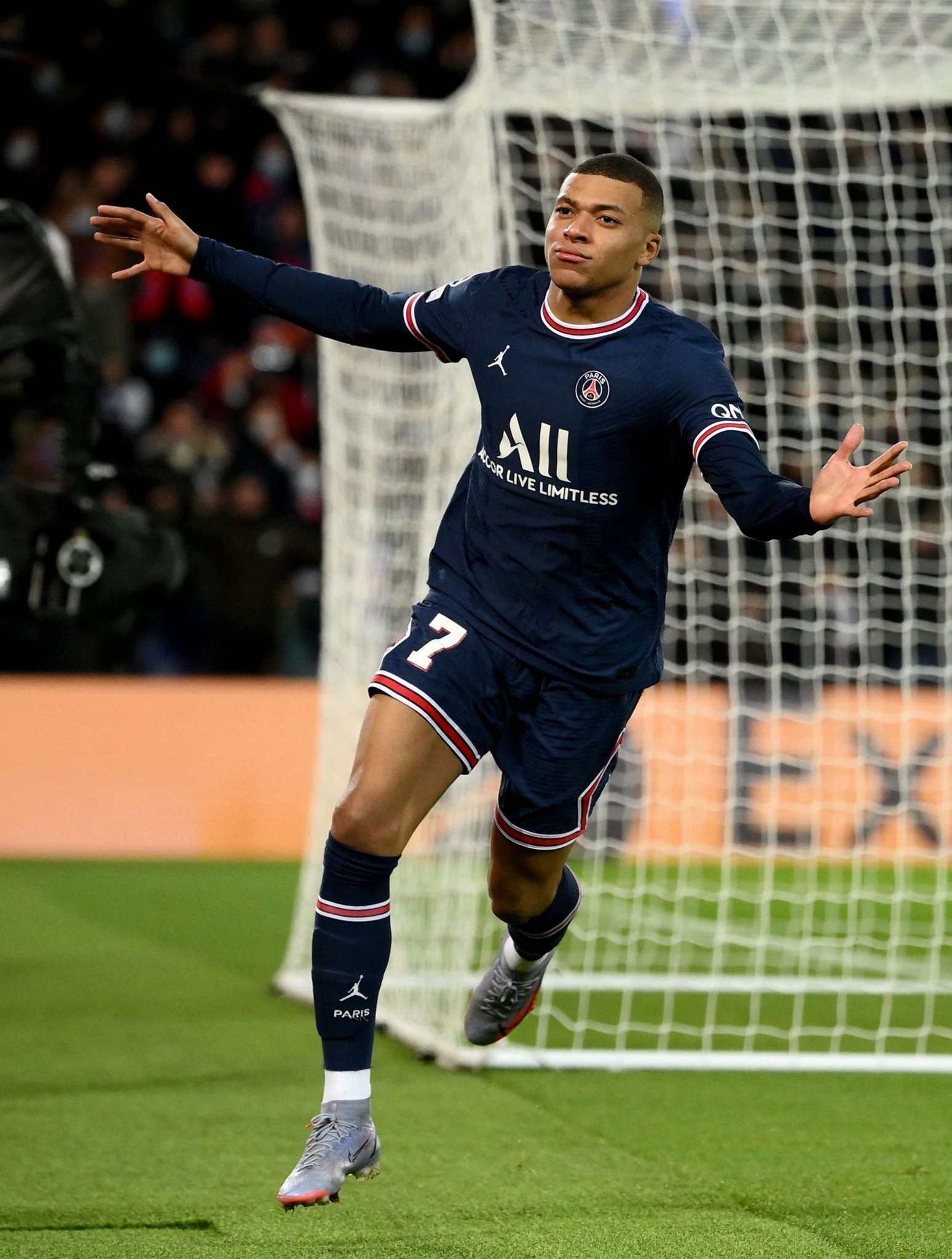 全市场：尤文与那不勒斯对格雷茨卡有意，正关注其续约情况