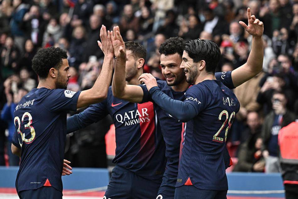 美记：开拓者&快船&雄鹿等5队是德罗赞的潜在下家