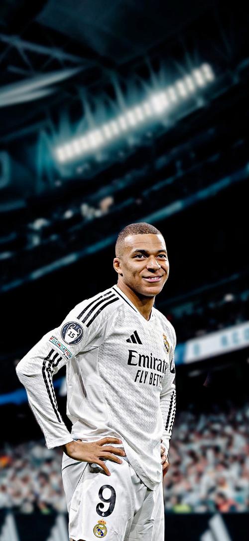 足球英超双红会爆发冲突，多人吃黄牌