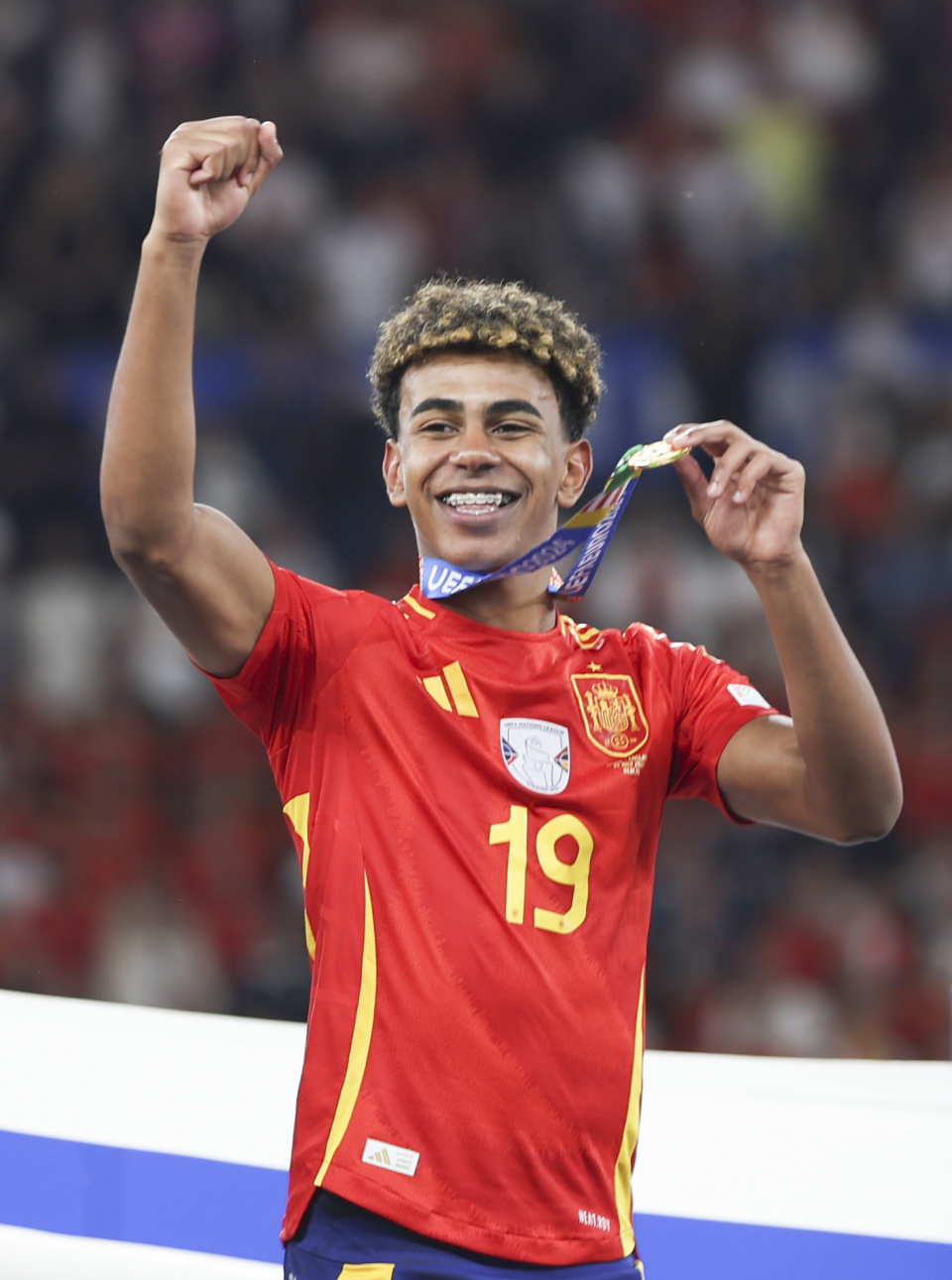 大连梭鱼湾足球场本赛季中超联赛观众总人数达874...