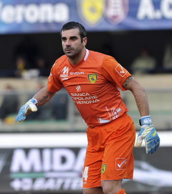 埃因霍温卫冕稳了？荷甲从未有球队半程领先11分被逆转丢冠（埃因霍温卫冕在望？荷甲史上无半程领先11分仍被翻盘丢冠先例）