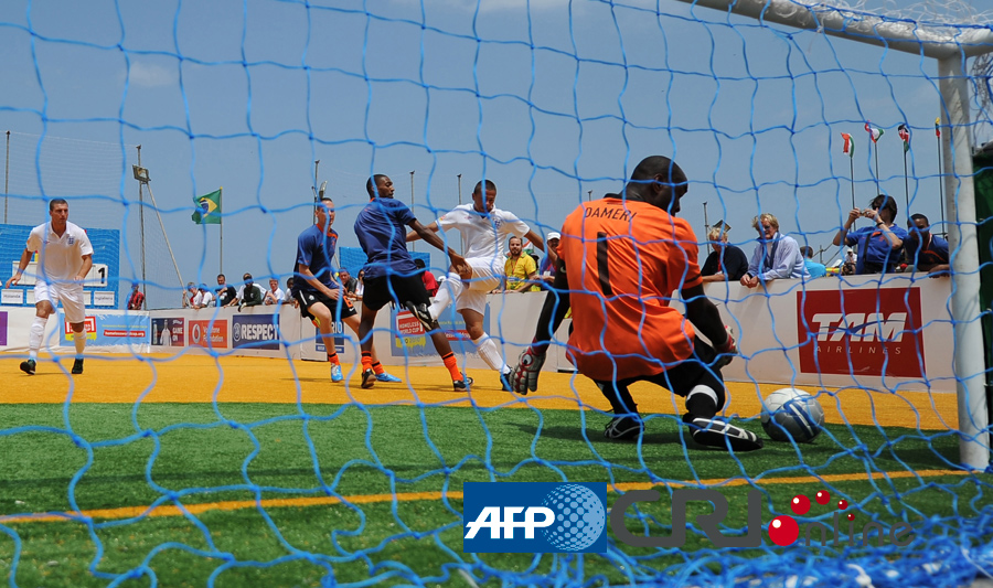 13岁零343天，阿森纳小将成为青年欧冠历史上最年轻出场球员（阿森纳小将13岁343天，创青年欧冠最年轻出场纪录）