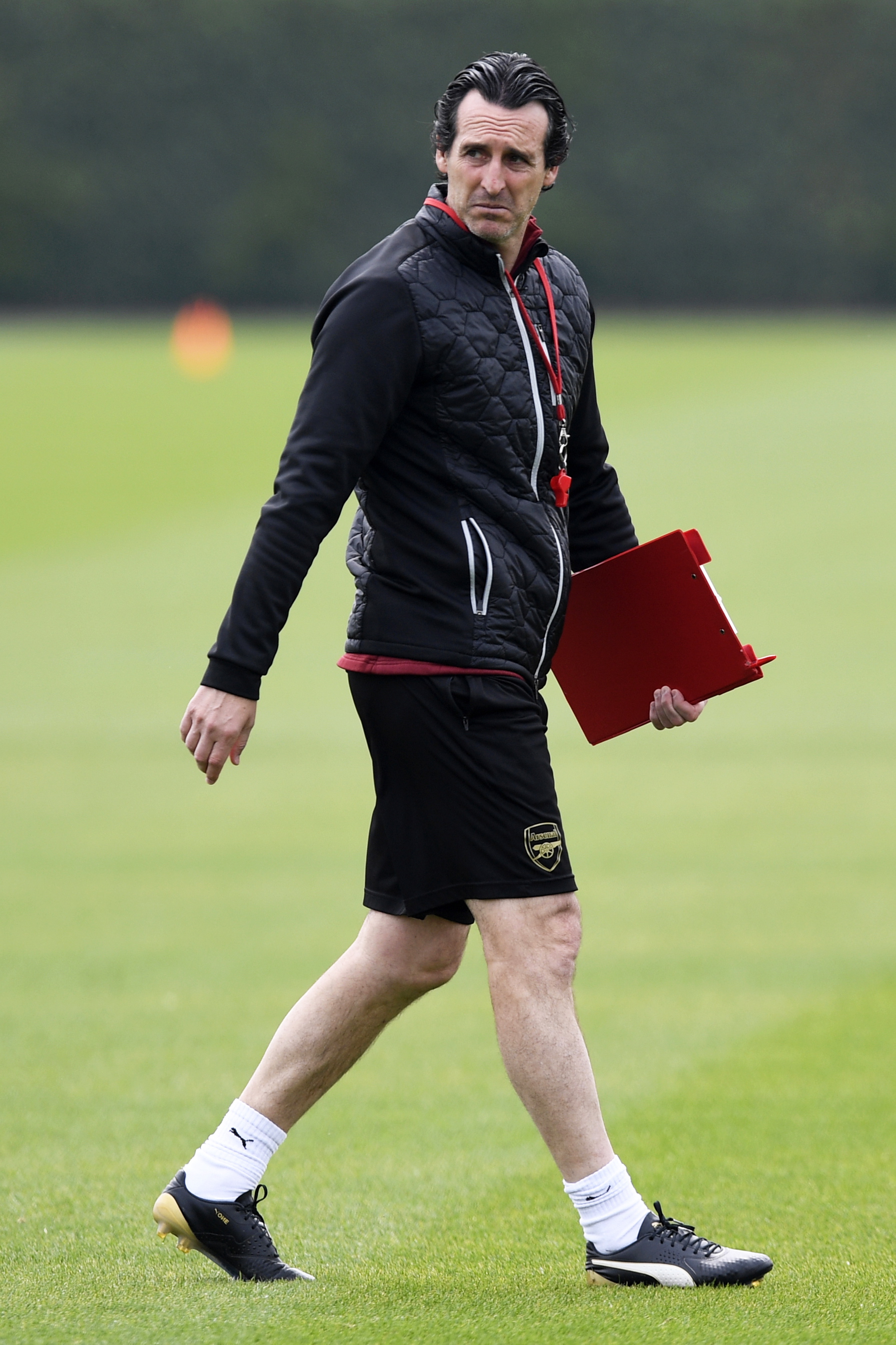 瓜帅赛后安慰哈兰德：他下场比赛一定能达到英超百球里程碑（瓜帅赛后鼓励哈兰德：下场就能解锁英超百球里程碑）